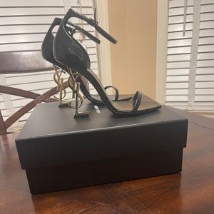 OPYUM SANDALS IN PATENT LEATHER